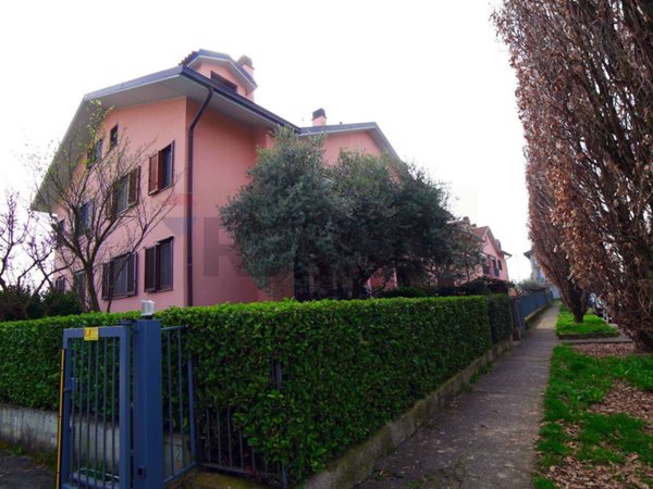 appartamento in vendita a Trezzano Rosa