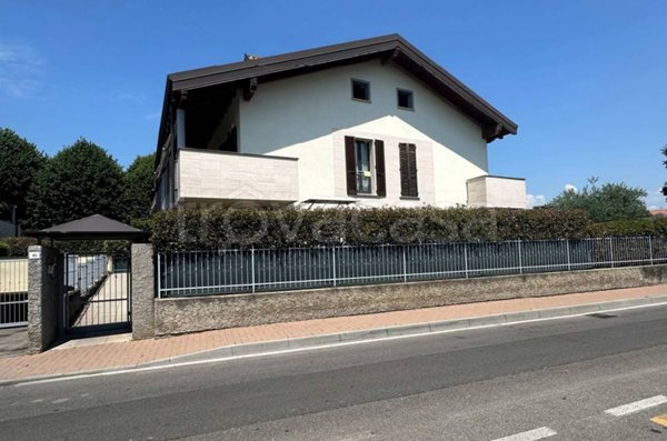 appartamento in vendita a Trezzano Rosa