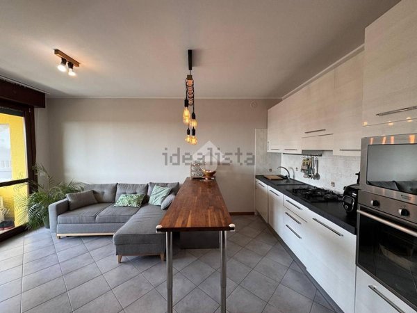 appartamento in vendita a Trezzano Rosa