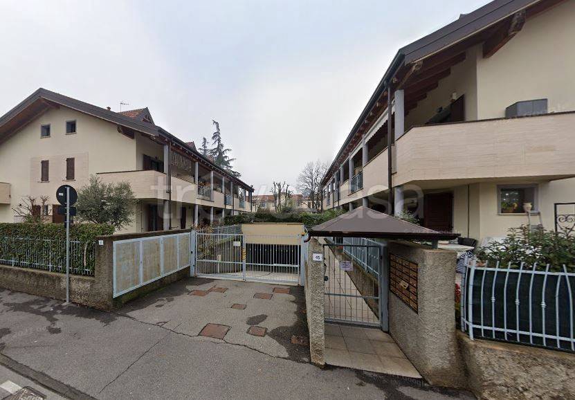 appartamento in vendita a Trezzano Rosa