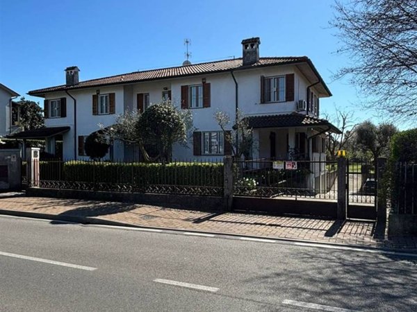casa indipendente in vendita a Trezzano Rosa