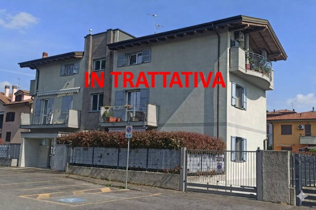 appartamento in vendita a Trezzano Rosa
