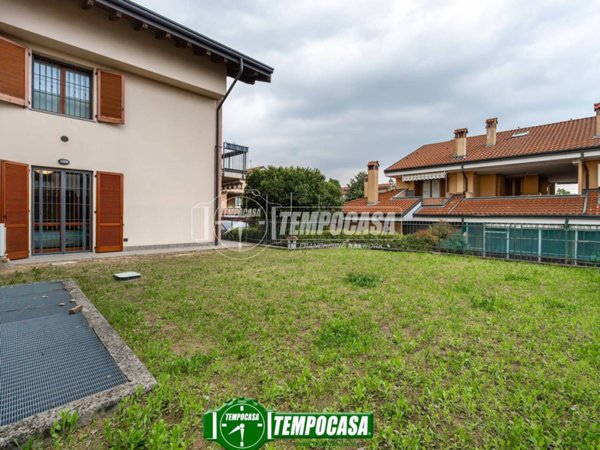 appartamento in vendita a Trezzano Rosa