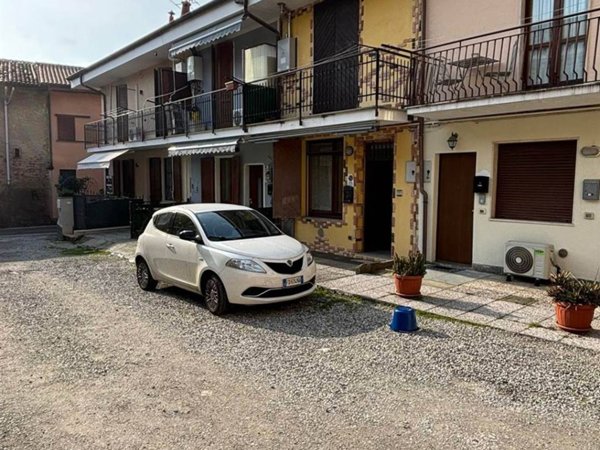 appartamento in vendita a Trezzano Rosa