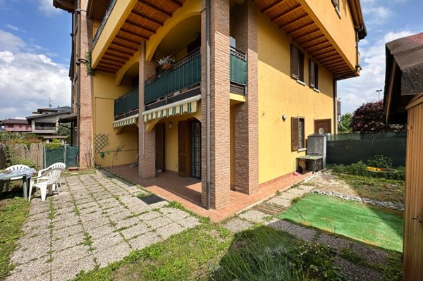 appartamento in vendita a Trezzano Rosa