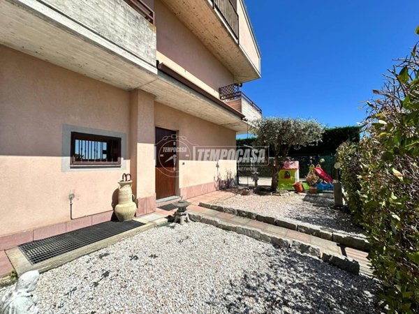 appartamento in vendita a Trezzano Rosa