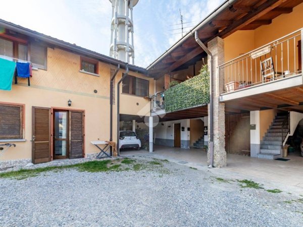appartamento in vendita a Trezzano Rosa