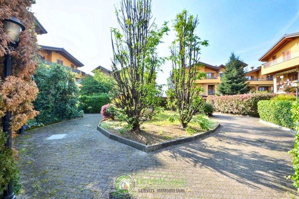 appartamento in vendita a Trezzano Rosa