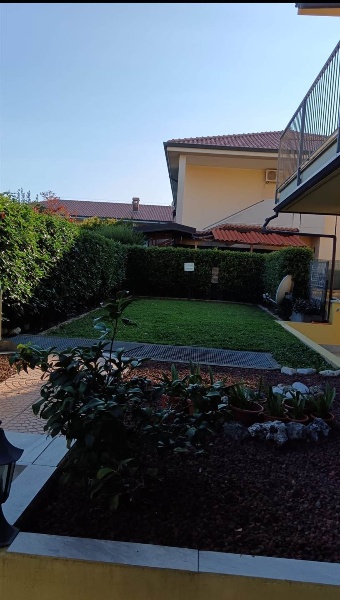 appartamento in vendita a Trezzano Rosa