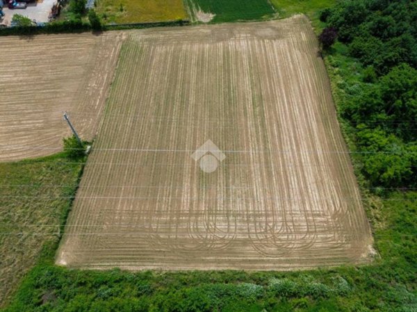 terreno edificabile in vendita a Trezzano Rosa