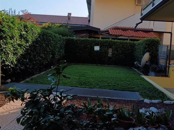 appartamento in vendita a Trezzano Rosa