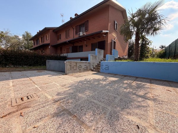 casa indipendente in vendita a Trezzano Rosa