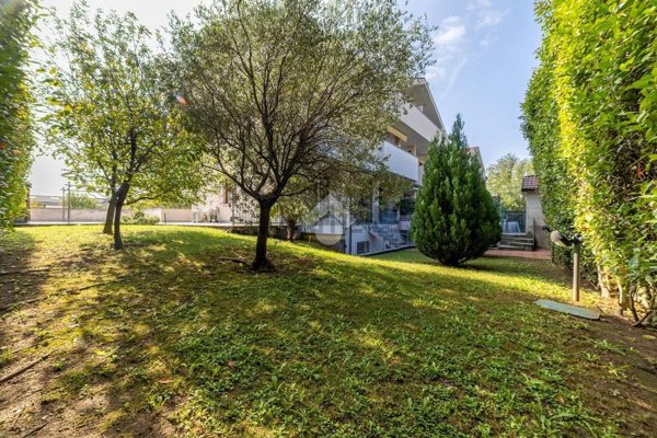 appartamento in vendita a Trezzano Rosa