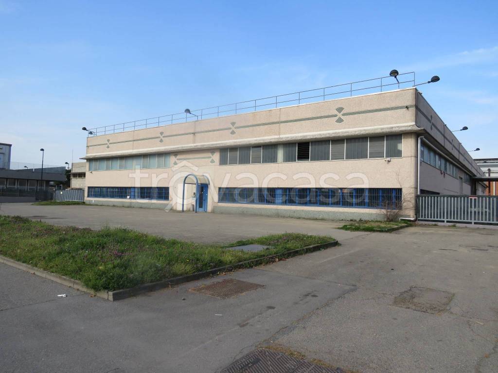 capannone in vendita a Trezzano sul Naviglio