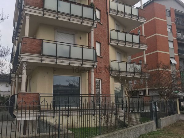 locale commerciale in vendita a Trezzano sul Naviglio