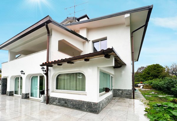 casa indipendente in vendita a Trezzano sul Naviglio