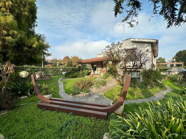 casa indipendente in vendita a Trezzano sul Naviglio