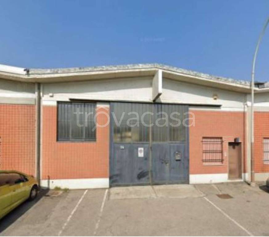 negozio in vendita a Trezzano sul Naviglio