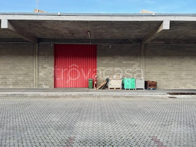 locale commerciale in vendita a Trezzano sul Naviglio