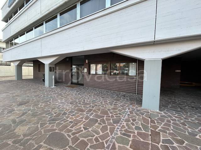 ufficio in vendita a Trezzano sul Naviglio