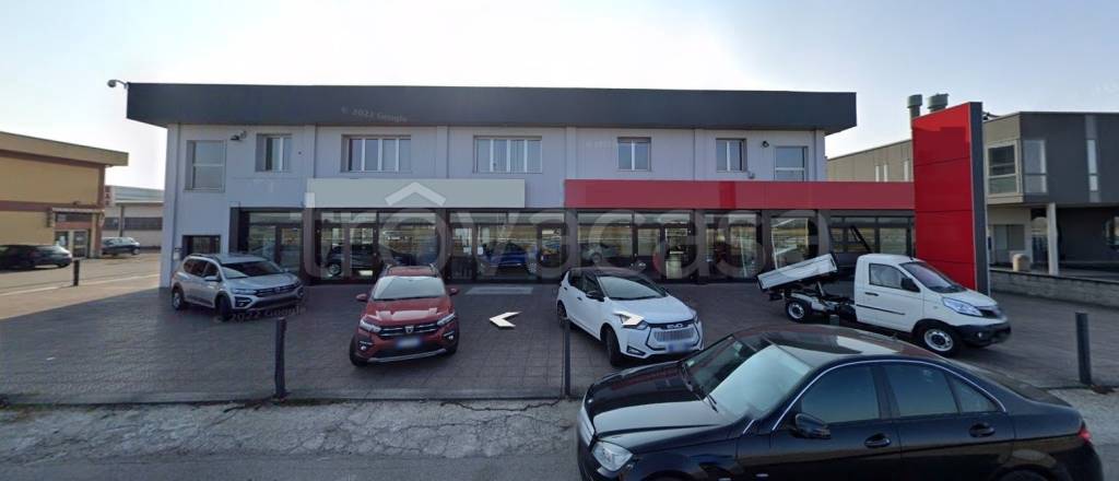 negozio in vendita a Trezzano sul Naviglio