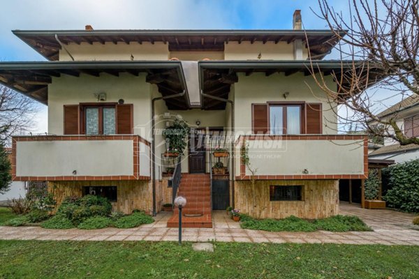 casa indipendente in vendita a Trezzano sul Naviglio