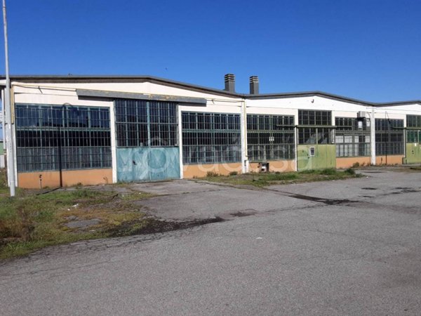 locale commerciale in vendita a Trezzano sul Naviglio