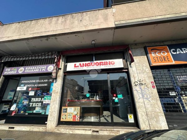 negozio in vendita a Trezzano sul Naviglio