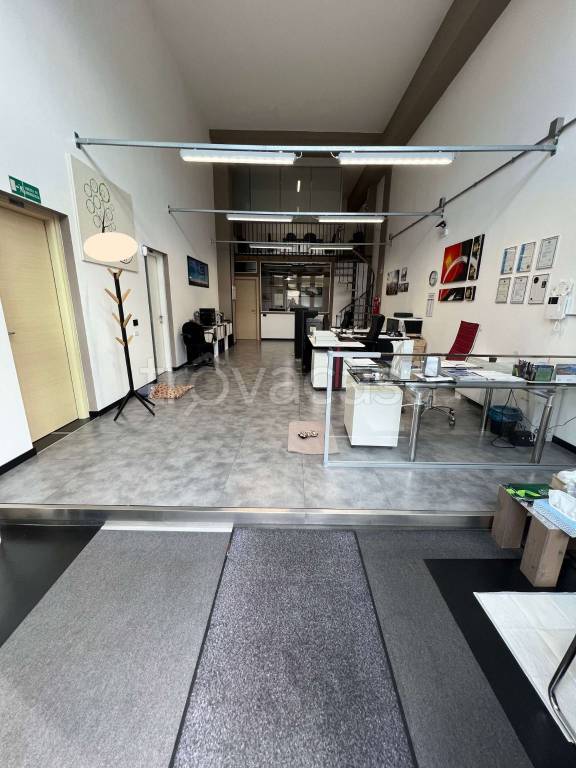 locale commerciale in vendita a Trezzano sul Naviglio