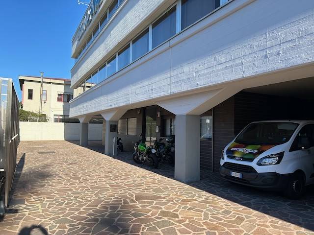 ufficio in vendita a Trezzano sul Naviglio