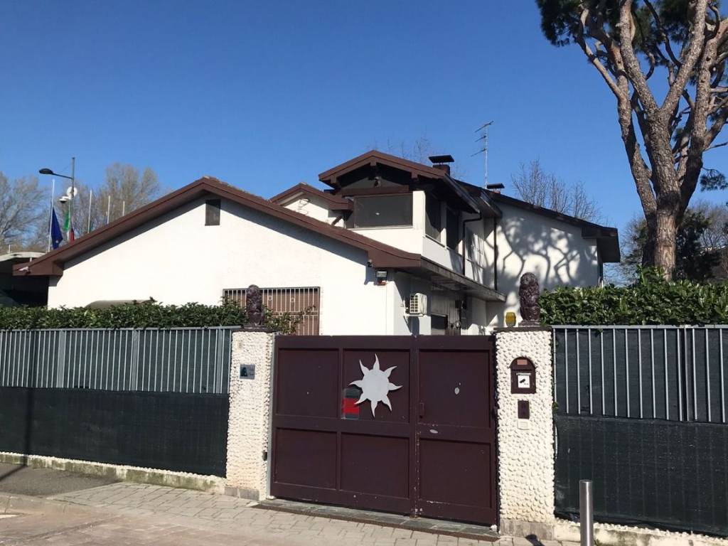 casa indipendente in vendita a Trezzano sul Naviglio