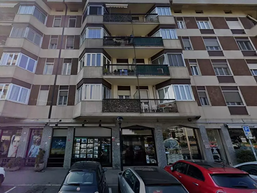 negozio in vendita a Trezzano sul Naviglio