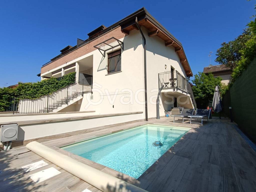 casa indipendente in vendita a Trezzano sul Naviglio