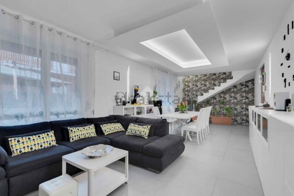 casa indipendente in vendita a Trezzano sul Naviglio