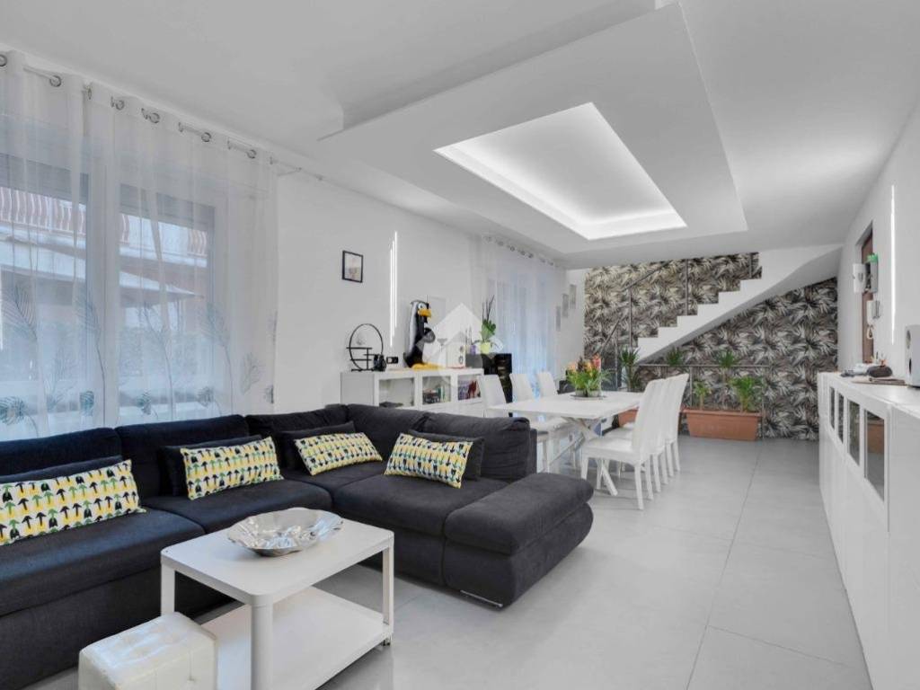 casa indipendente in vendita a Trezzano sul Naviglio