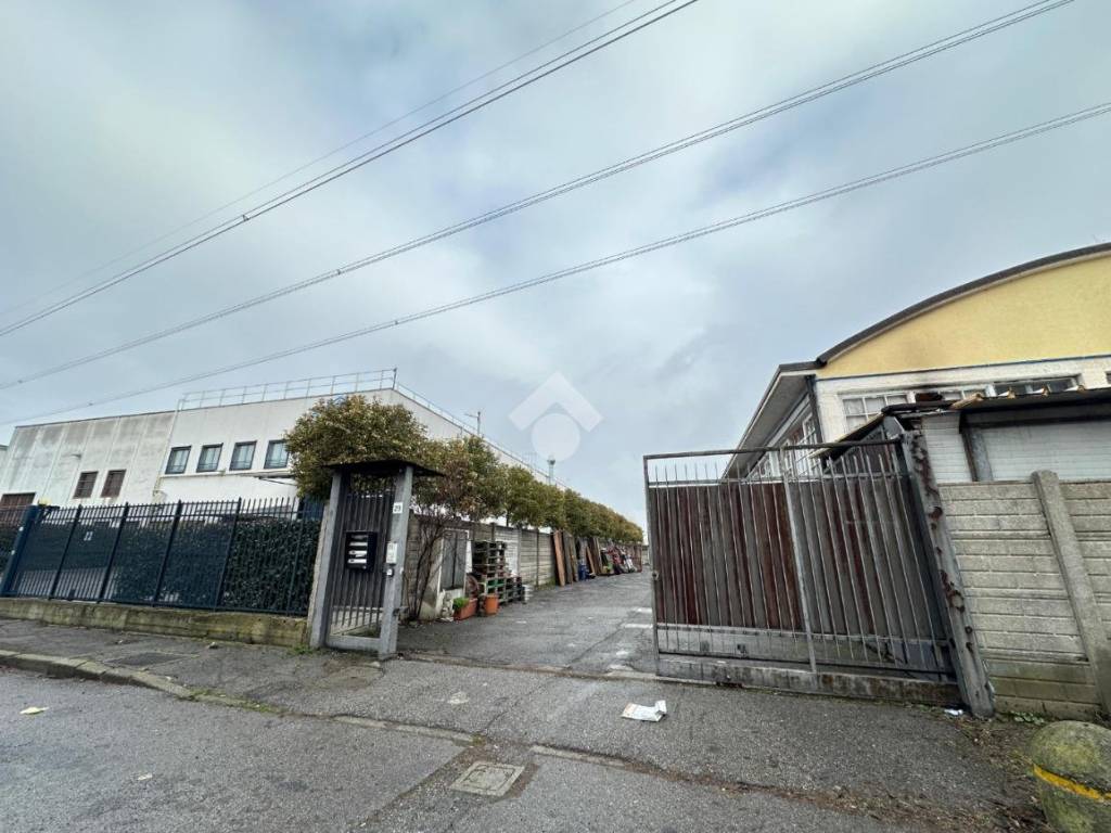 ufficio in vendita a Trezzano sul Naviglio