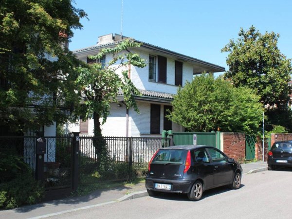 casa indipendente in vendita a Trezzano sul Naviglio