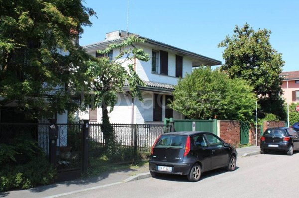 casa indipendente in vendita a Trezzano sul Naviglio