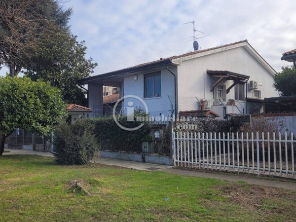 casa indipendente in vendita a Trezzano sul Naviglio