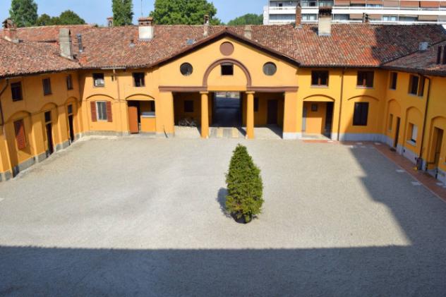 negozio in vendita a Trezzano sul Naviglio