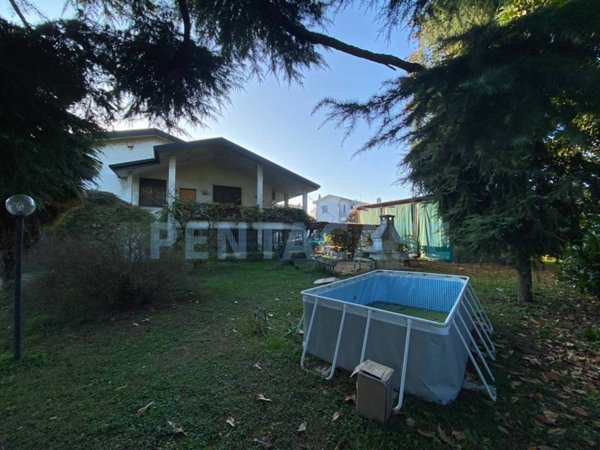 casa indipendente in vendita a Trezzano sul Naviglio