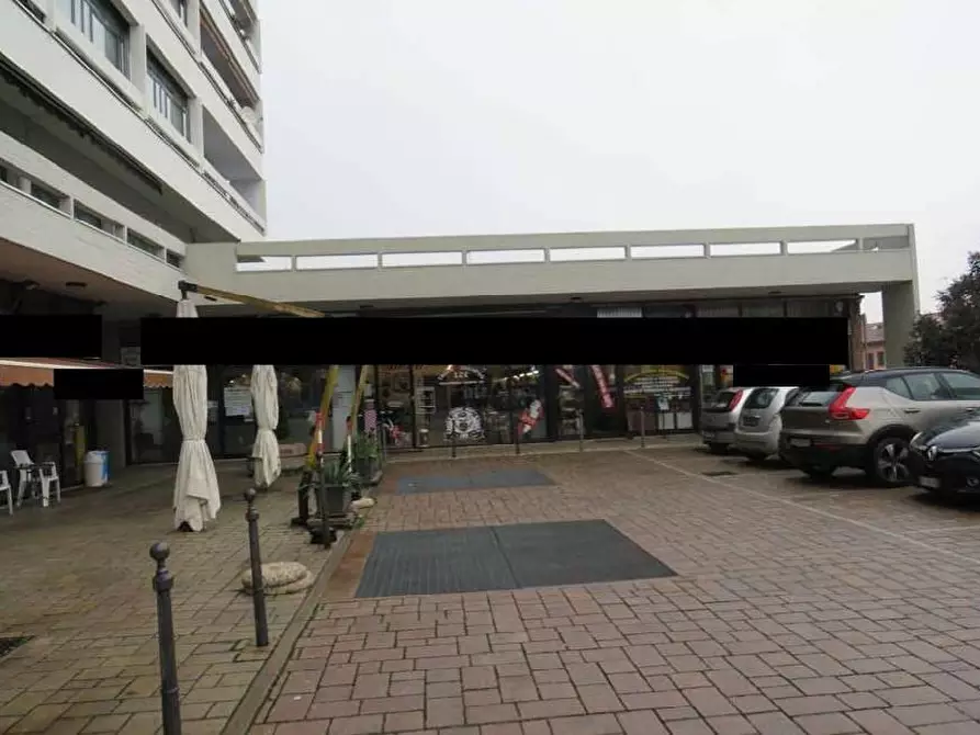 negozio in vendita a Trezzano sul Naviglio