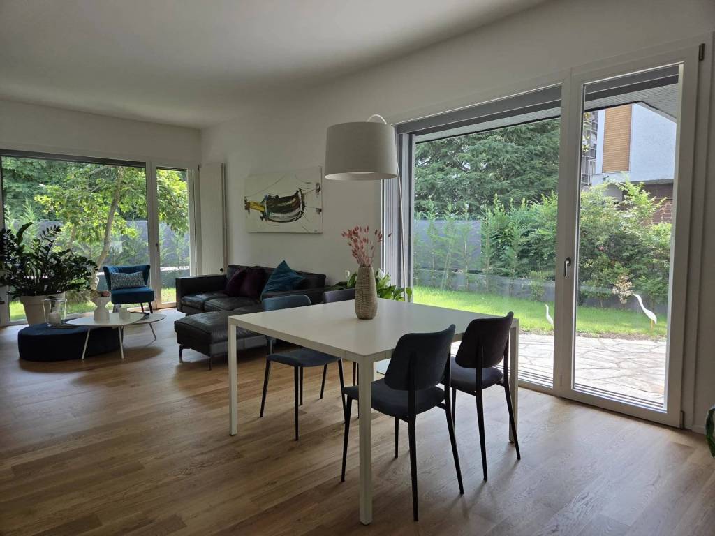 casa indipendente in vendita a Trezzano sul Naviglio