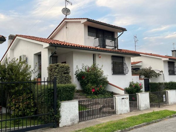 casa indipendente in vendita a Trezzano sul Naviglio