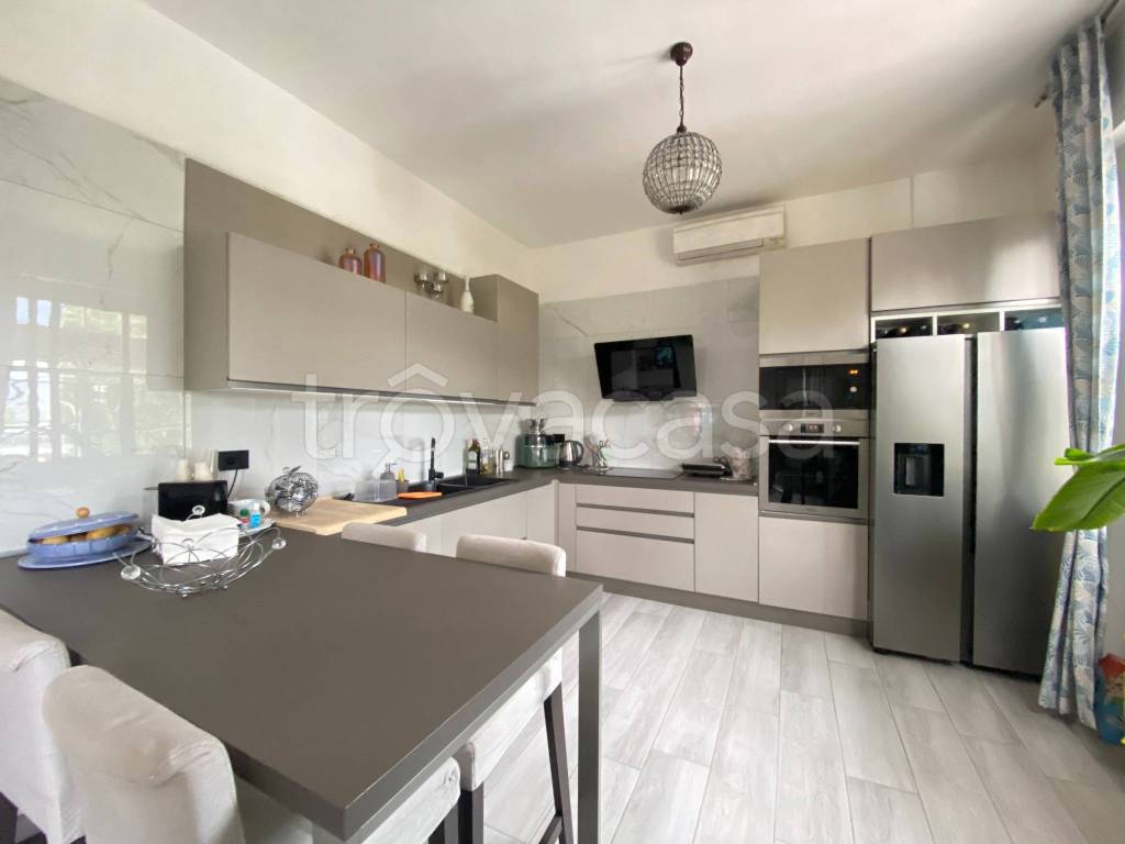appartamento in vendita a Trezzano sul Naviglio