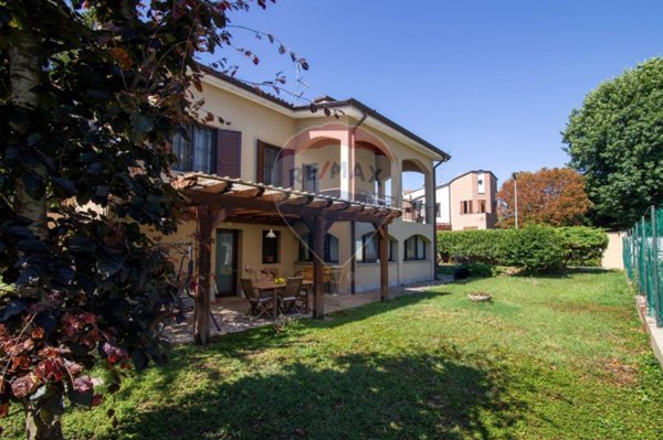 casa indipendente in vendita a Trezzano sul Naviglio