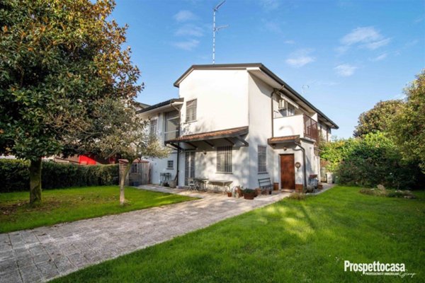 casa indipendente in vendita a Trezzano sul Naviglio