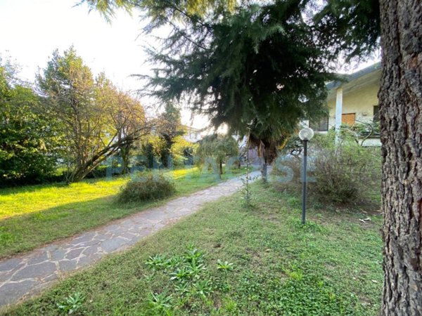 casa indipendente in vendita a Trezzano sul Naviglio