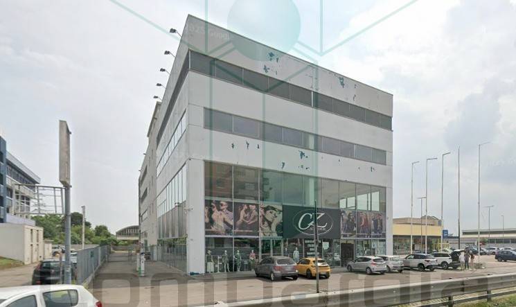 negozio in vendita a Trezzano sul Naviglio