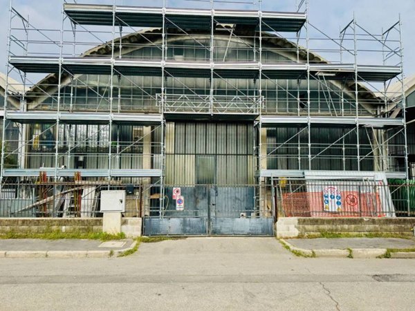 locale commerciale in vendita a Trezzano sul Naviglio
